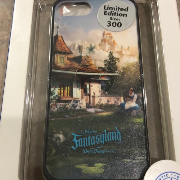 Disney fantasyland limited edition case - Picture 4 of 4